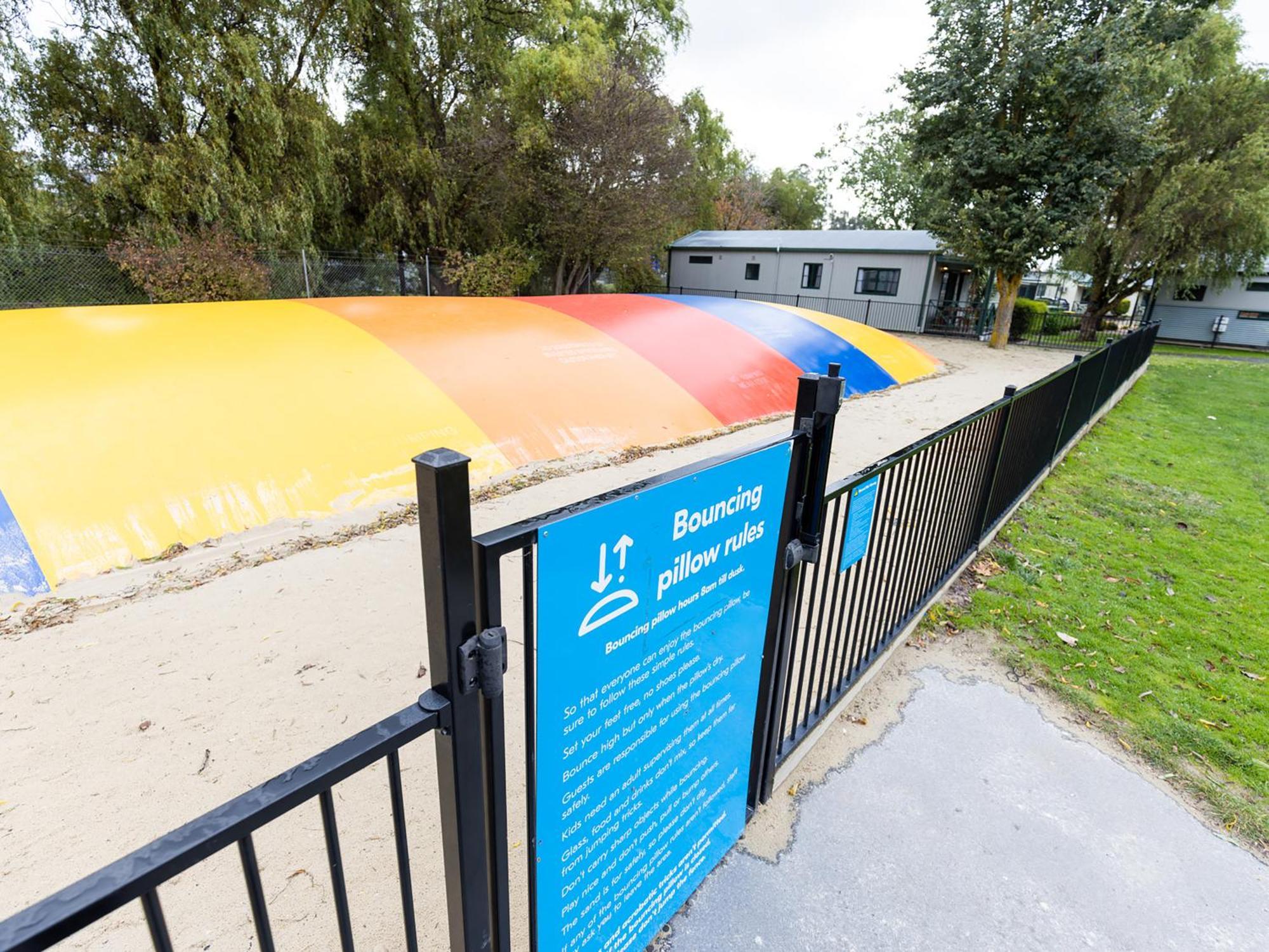 Nrma Ballarat Holiday Park ภายนอก รูปภาพ