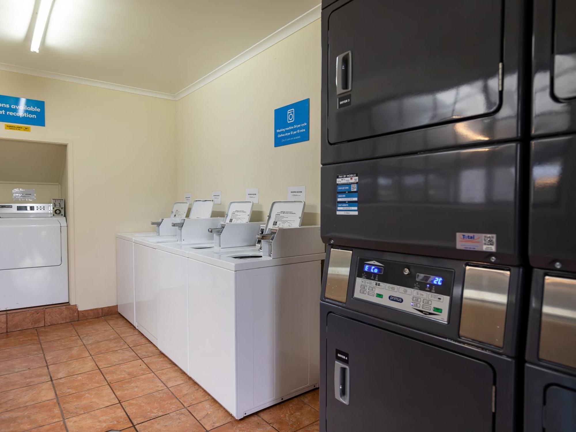 Nrma Ballarat Holiday Park ภายนอก รูปภาพ
