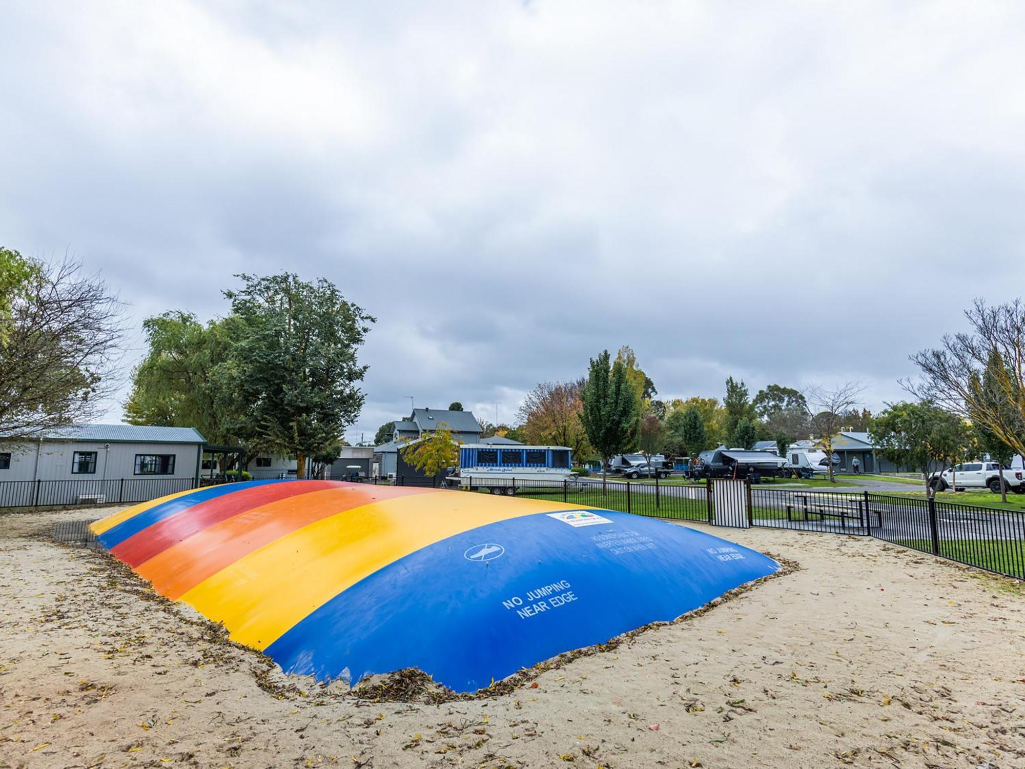Nrma Ballarat Holiday Park ภายนอก รูปภาพ